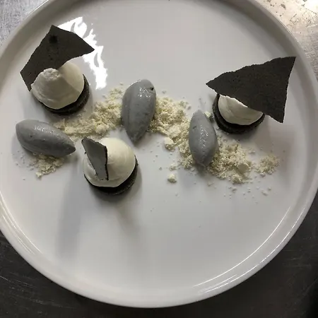Hotel Les 3 Lieux - Hotel, Restaurant, Espace Sensoriel Les Ponts-de-Cé
