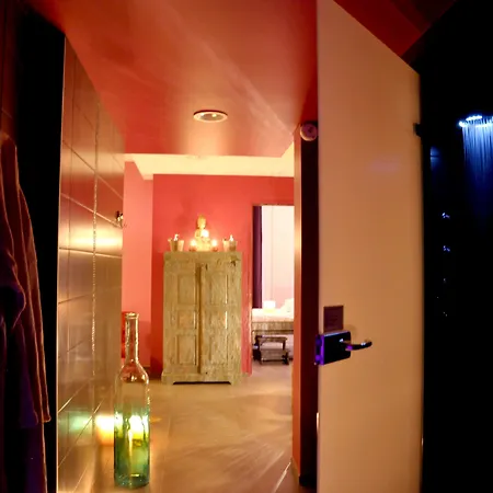 Hotel Les 3 Lieux - Restaurant Gastronomique, Bistrot, Espace Sensoriel 3*