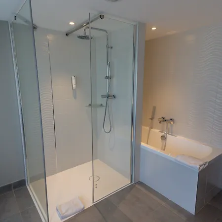 Les 3 Lieux - Hotel, Restaurant, Espace Sensoriel מלון Les Ponts-de-Cé