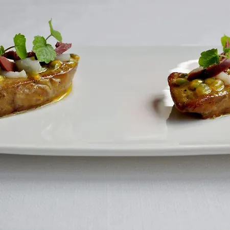 Les 3 Lieux - Restaurant Gastronomique, Bistrot, Espace Sensoriel Отель 3*