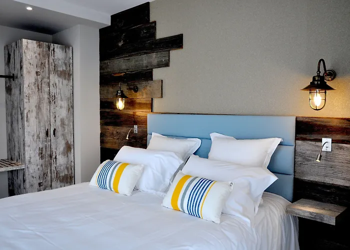 Les 3 Lieux - Hotel, Restaurant, Espace Sensoriel מלון 3*