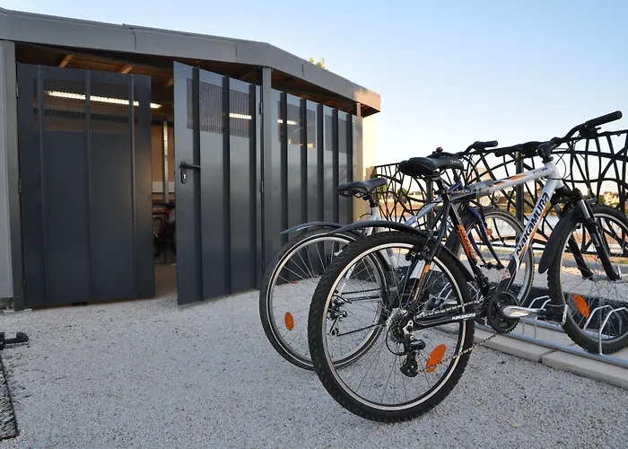 Hotel Les 3 Lieux - Hotel, Restaurant, Espace Sensoriel Les Ponts-de-Cé