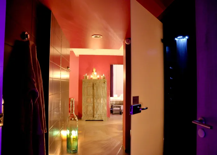 Hotel Les 3 Lieux - Restaurant Gastronomique, Bistrot, Espace Sensoriel 3*