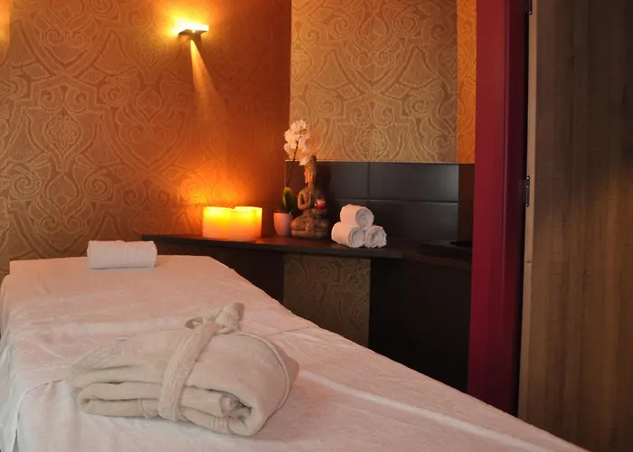 Hotel Les 3 Lieux - Hotel, Restaurant, Espace Sensoriel Les Ponts-de-Cé